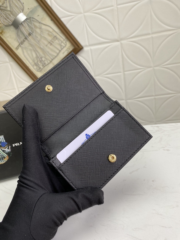 プラダ財布コピー角部分ディテール